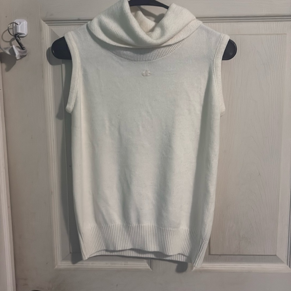 Sleeveless sweater